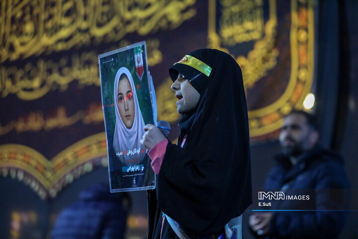 وداع با پیکرهای مطهر پنج شهید والامقام از یک خانواده در اراک