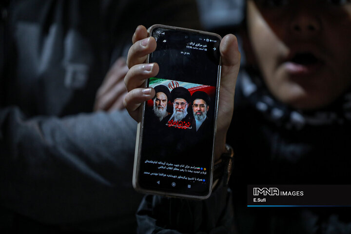 وداع با پیکرهای مطهر پنج شهید والامقام از یک خانواده در اراک