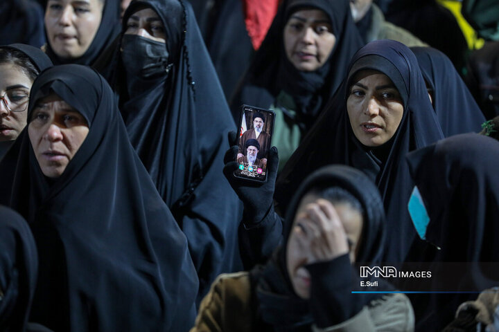 وداع با پیکرهای مطهر پنج شهید والامقام از یک خانواده در اراک