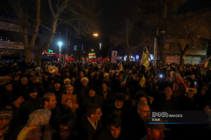 وداع با پیکرهای مطهر پنج شهید والامقام از یک خانواده در اراک