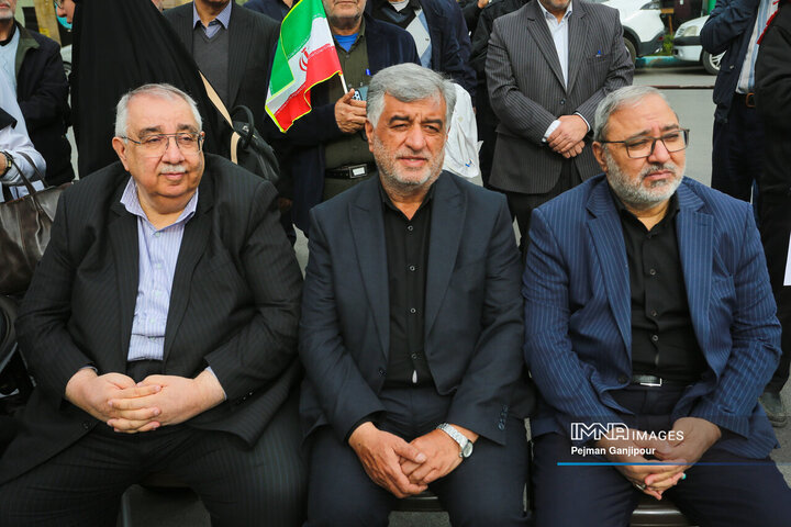 تجمع کادر درمان اصفهان در محکومیت تجاوز آمرکایی صهیونی به مراکز درمانی