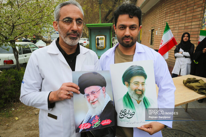 تجمع کادر درمان اصفهان در محکومیت تجاوز آمرکایی صهیونی به مراکز درمانی