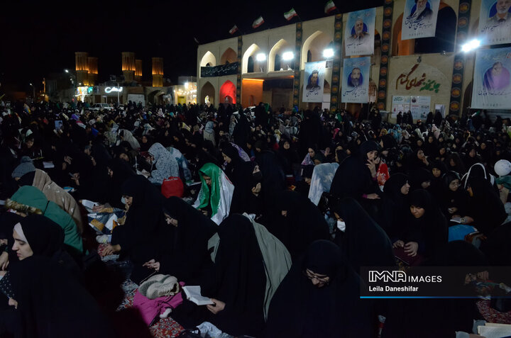 حضور میدانی مردم دارالعباده یزد درشب بیست و سوم ماه مبارک رمضان
