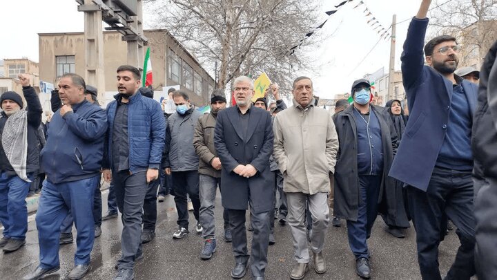 مردم ایران هرگز از آرمان‌های ملی عقب‌نشینی نمی‌کند
