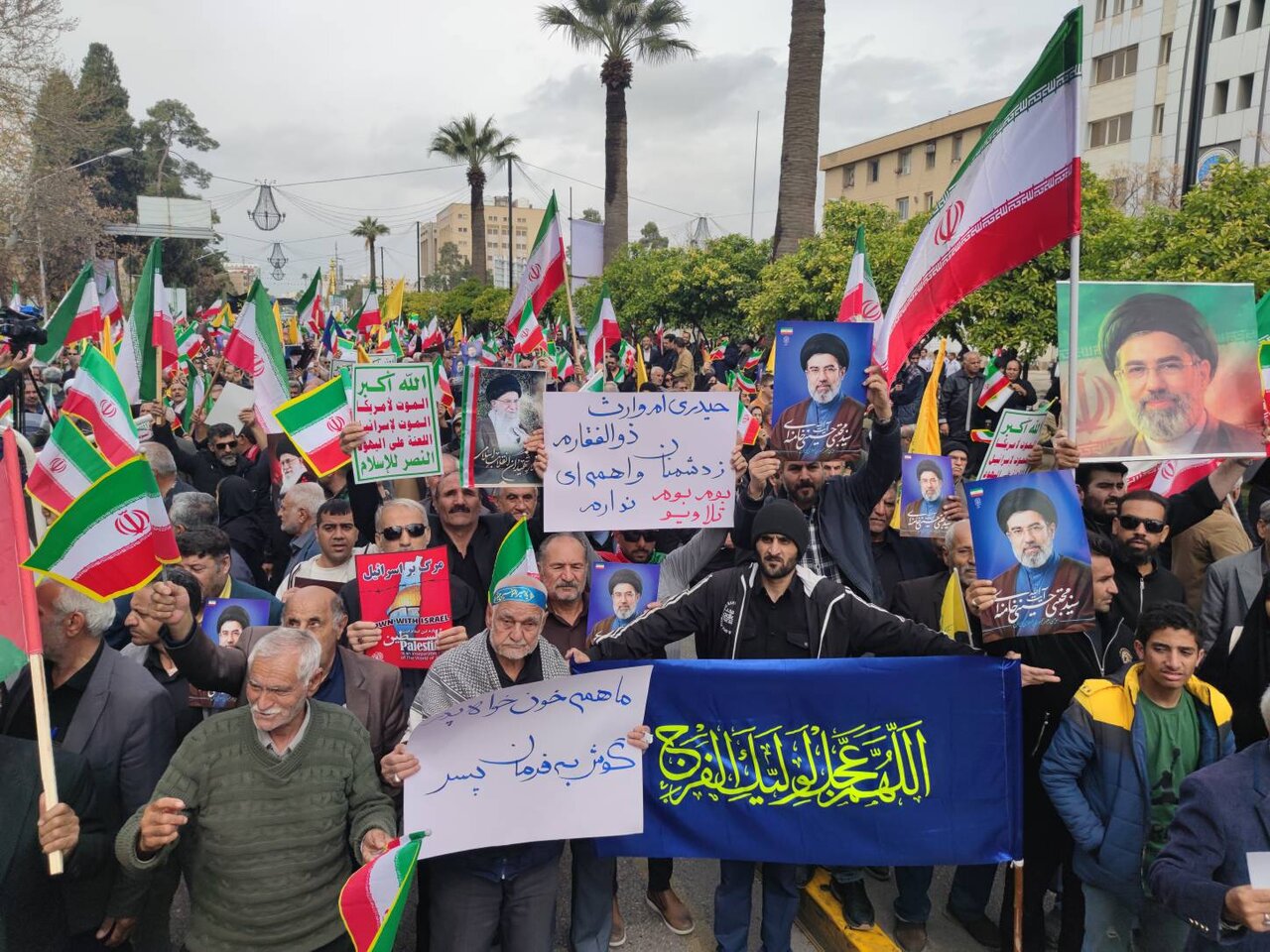 شیرازیها زیر باران، یکپارچه فریاد مقاومت در روز قدس را سر دادند