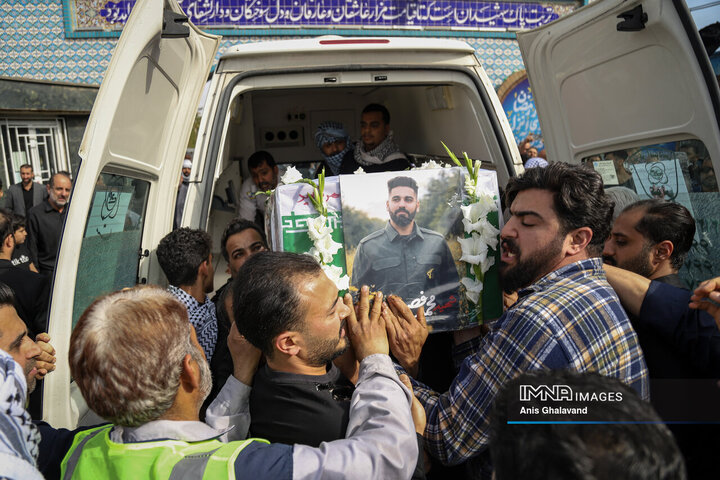 وداع با پیکر مطهر شهدای اقتدار اهواز