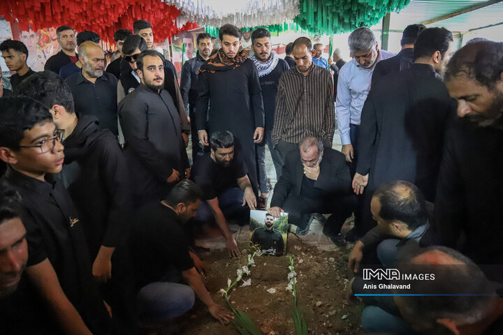 وداع با پیکر مطهر شهدای اقتدار اهواز