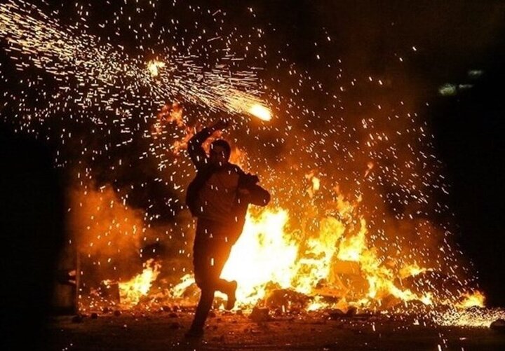کشف و ضبط بیش از ۹ هزار عدد انواع مواد محترقه در ساری