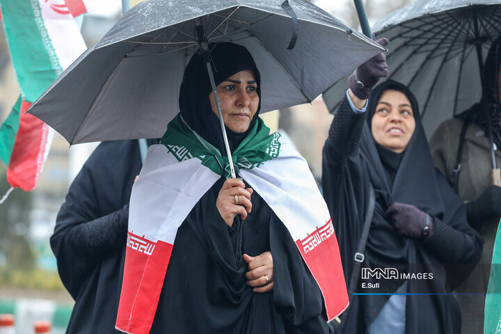 تشییع پیکر مطهر ۳ شهید در اراک
