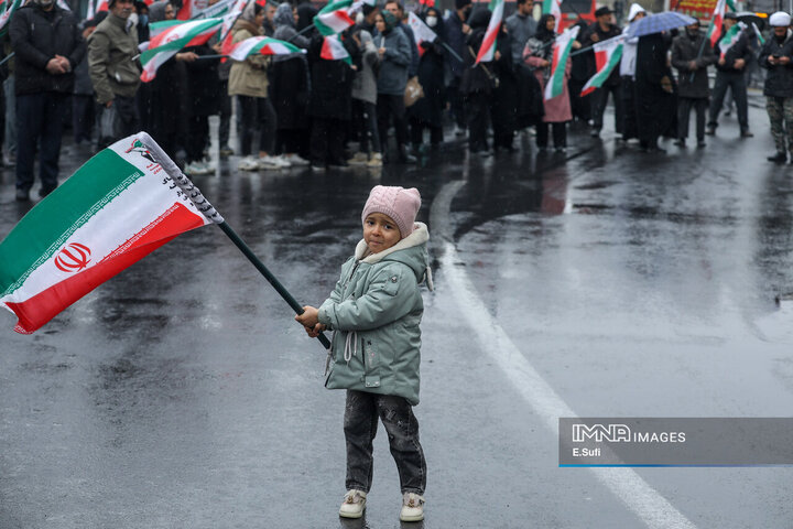 تشییع پیکر مطهر ۳ شهید در اراک