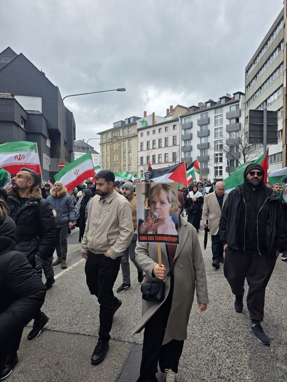 فریاد خیبر خیبر یا صهیون در قلب اروپا!