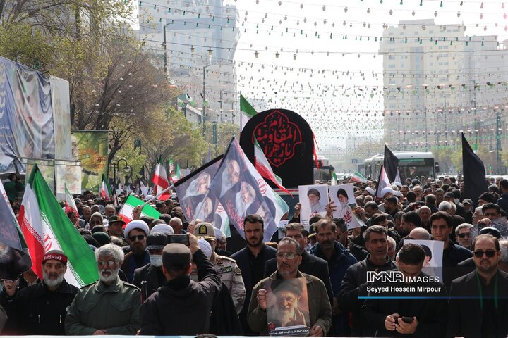 تشییع پیکر سرلشکر شهید شیرازی در مشهد