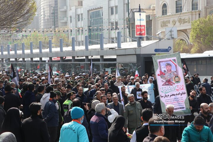 تشییع پیکر سرلشکر شهید شیرازی در مشهد
