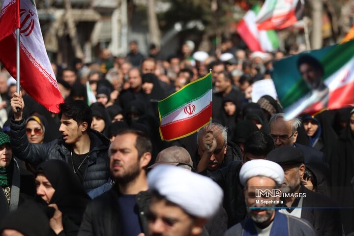 تشییع پیکر ۳ شهید جنگ اقتدار در تبریز