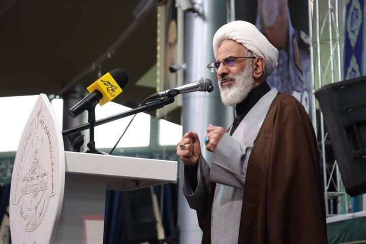 عشق و اطاعت از ولایت از مهم‌ترین ویژگی‌های سپهبد پاکپور بود