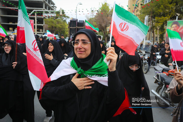 تشییع ۱۵ شهید کارگر استان اصفهان