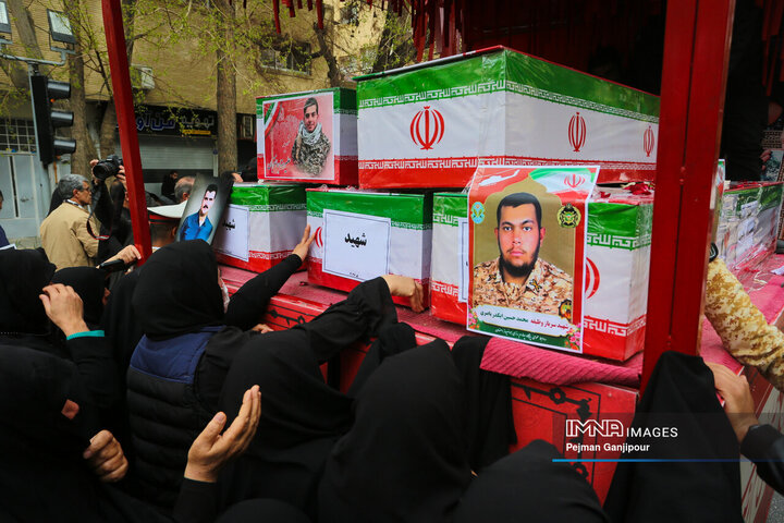 تشییع ۱۵ شهید کارگر استان اصفهان