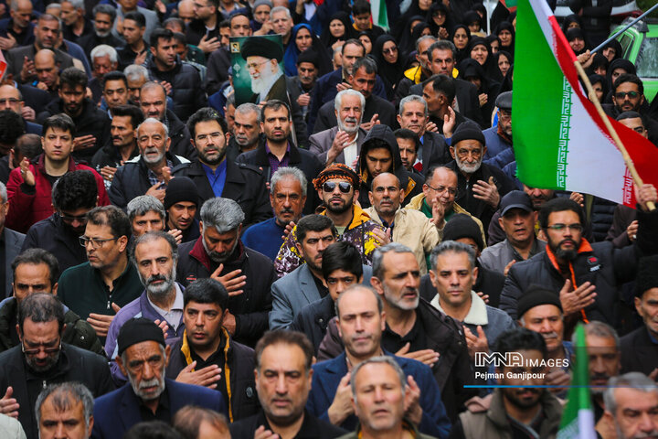 تشییع ۱۵ شهید کارگر استان اصفهان