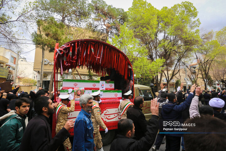 تشییع ۱۵ شهید کارگر استان اصفهان
