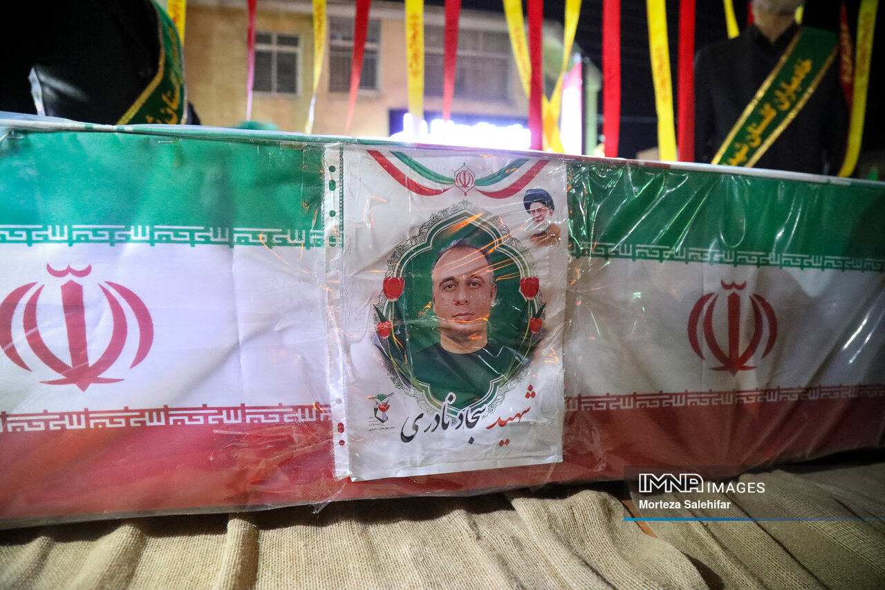 گوشی که خاموش شد، دلتنگی که ماند