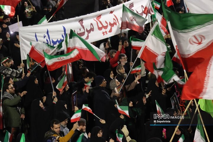 تجمع شیطان سوزی در آخرین چهارشنبه سال  تبریز