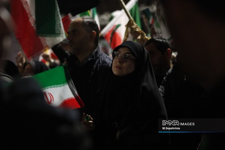 تجمع شیطان سوزی در آخرین چهارشنبه سال  تبریز