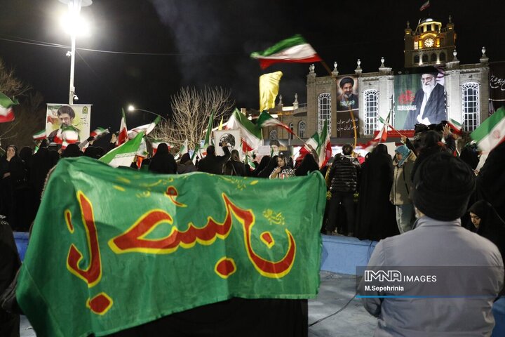تجمع شیطان سوزی در آخرین چهارشنبه سال  تبریز