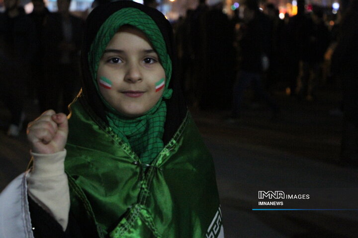 مردم آمل با دشمن‌سوزی به استقبال بهار رفتند