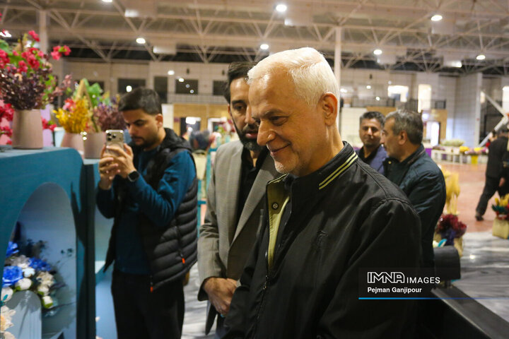 بازدید شهردار اصفهان از بازار گل ارغوان