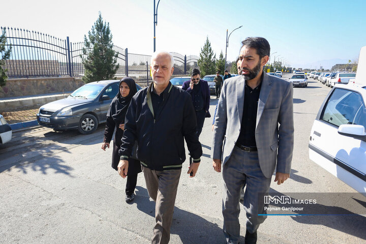بازدید شهردار اصفهان از بازار گل ارغوان