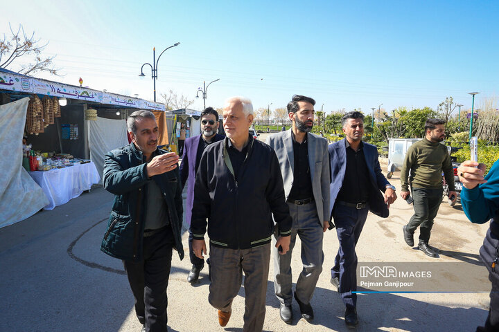بازدید شهردار اصفهان از بازار گل ارغوان
