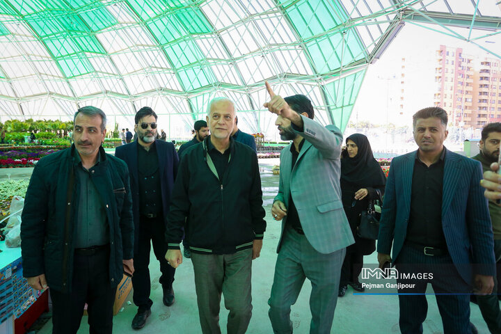 بازدید شهردار اصفهان از بازار گل ارغوان