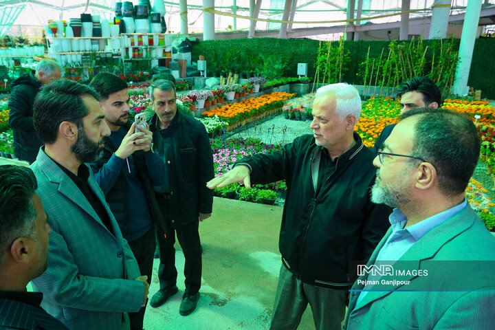 بازدید شهردار اصفهان از بازار گل ارغوان