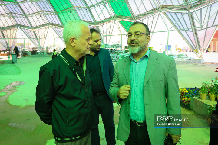 بازدید شهردار اصفهان از بازار گل ارغوان