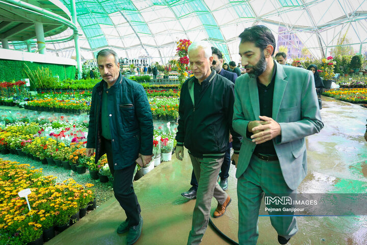بازدید شهردار اصفهان از بازار گل ارغوان