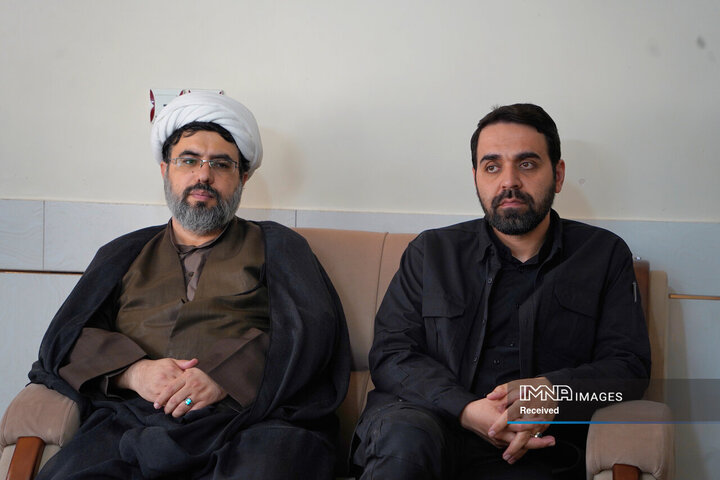 حضور اعضای شورای شهر اصفهان در منزل شهدای رمضان