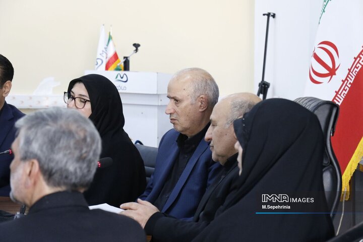 ورود تیم ملی فوتبال بانوان از مرز بازرگان به کشور و استقبال در تبریز