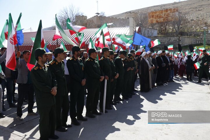 ورود تیم ملی فوتبال بانوان از مرز بازرگان به کشور و استقبال در تبریز