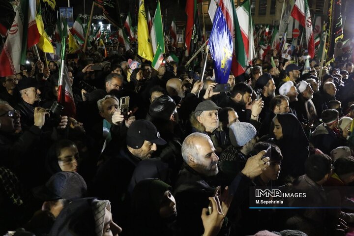 ورود تیم ملی فوتبال بانوان از مرز بازرگان به کشور و استقبال در تبریز