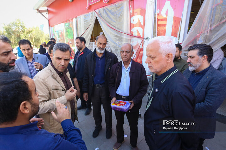 بازدید میدانی شهردار اصفهان از میدان میوه و تره‌بار و بازارهای کوثر