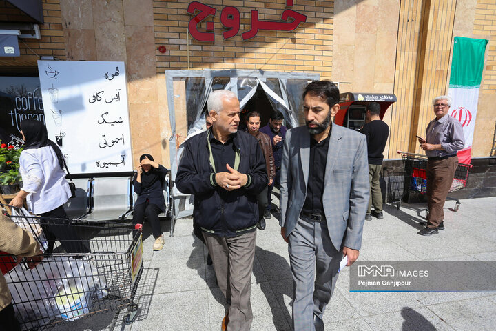 بازدید میدانی شهردار اصفهان از میدان میوه و تره‌بار و بازارهای کوثر