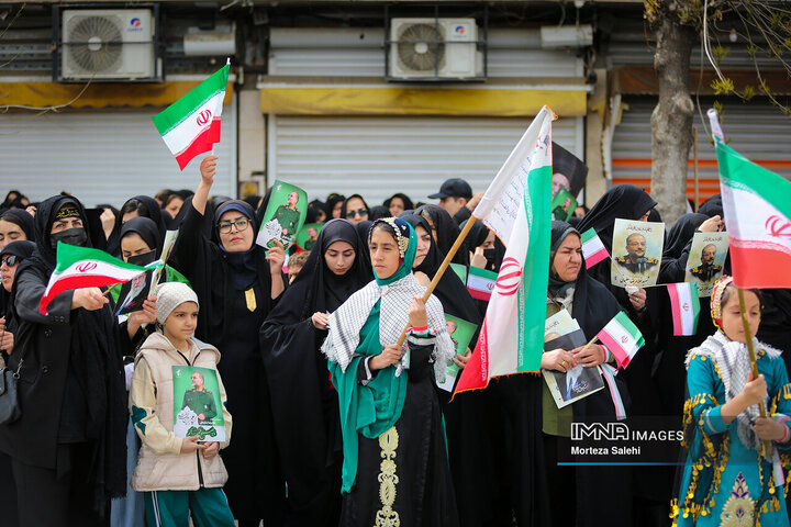 مراسم تشییع و تدفین رئیس شهید سازمان بسیج مستضعفین در فارسان