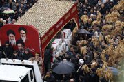 تشییع ۱۳ بسیجی شهید جنگ رمضان در محله قراملک تبریز