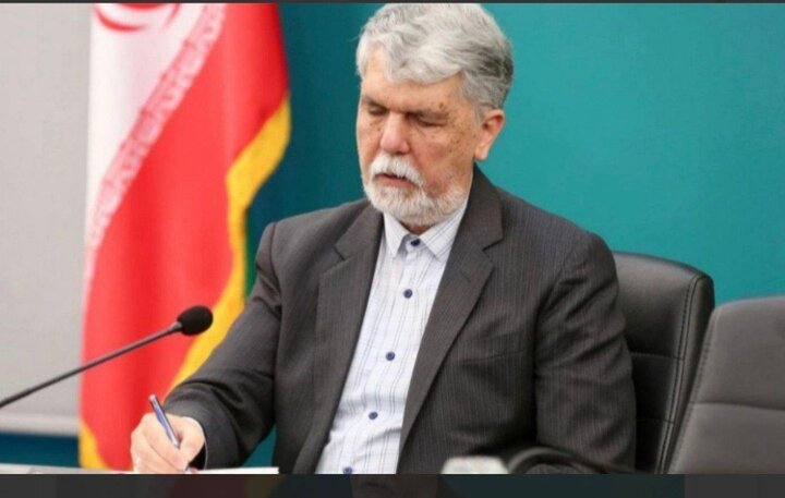 وزیر فرهنگ: هزاران هنرمند ملی و استانی در کنار مام وطن ایستاده‌اند