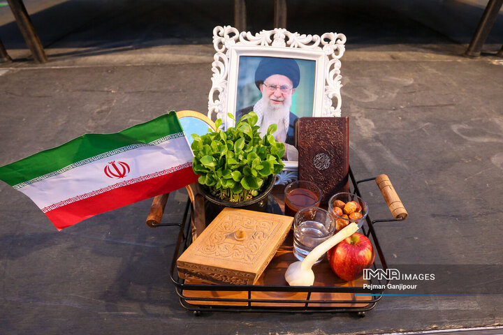 تحویل سال نو در خیابان‌ها و میادین شهر اصفهان