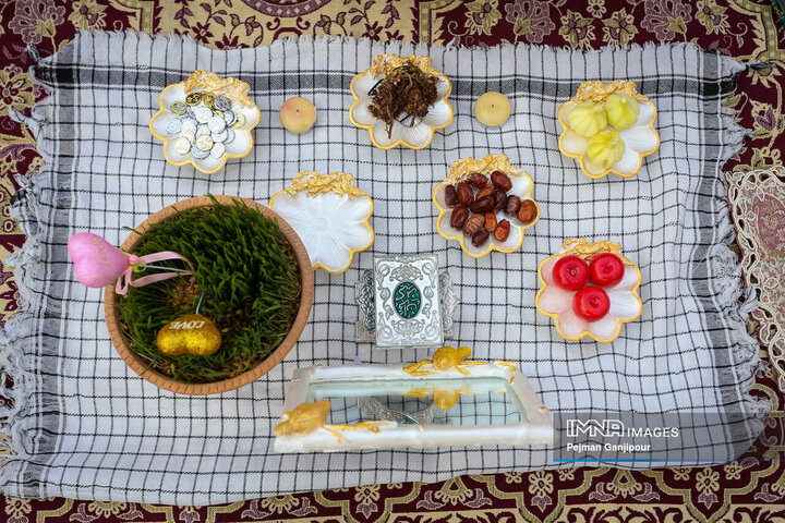 تحویل سال نو در خیابان‌ها و میادین شهر اصفهان