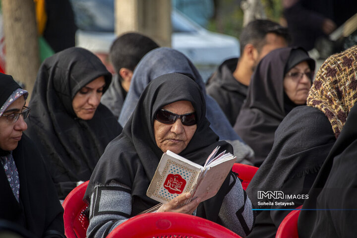 آغاز سال در جوار قبور مطهرشهدا در شیراز