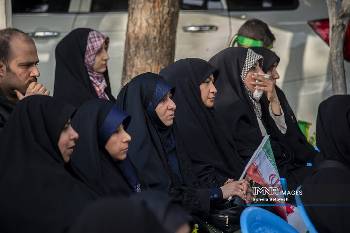 آغاز سال در جوار قبور مطهرشهدا در شیراز