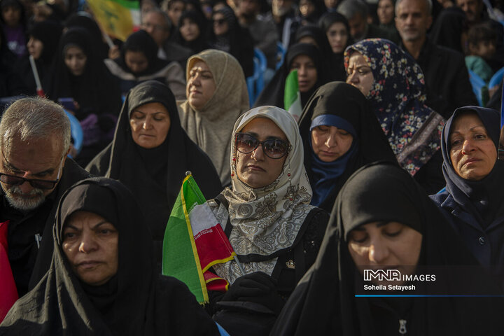 آغاز سال در جوار قبور مطهرشهدا در شیراز