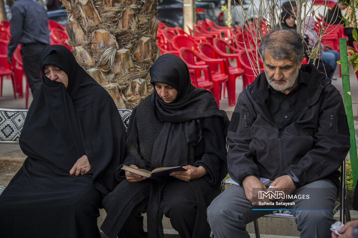 آغاز سال در جوار قبور مطهرشهدا در شیراز